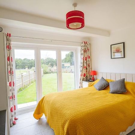 Blackberry Annex. Detached Cottage. Rural Location West Chiltington Buitenkant foto