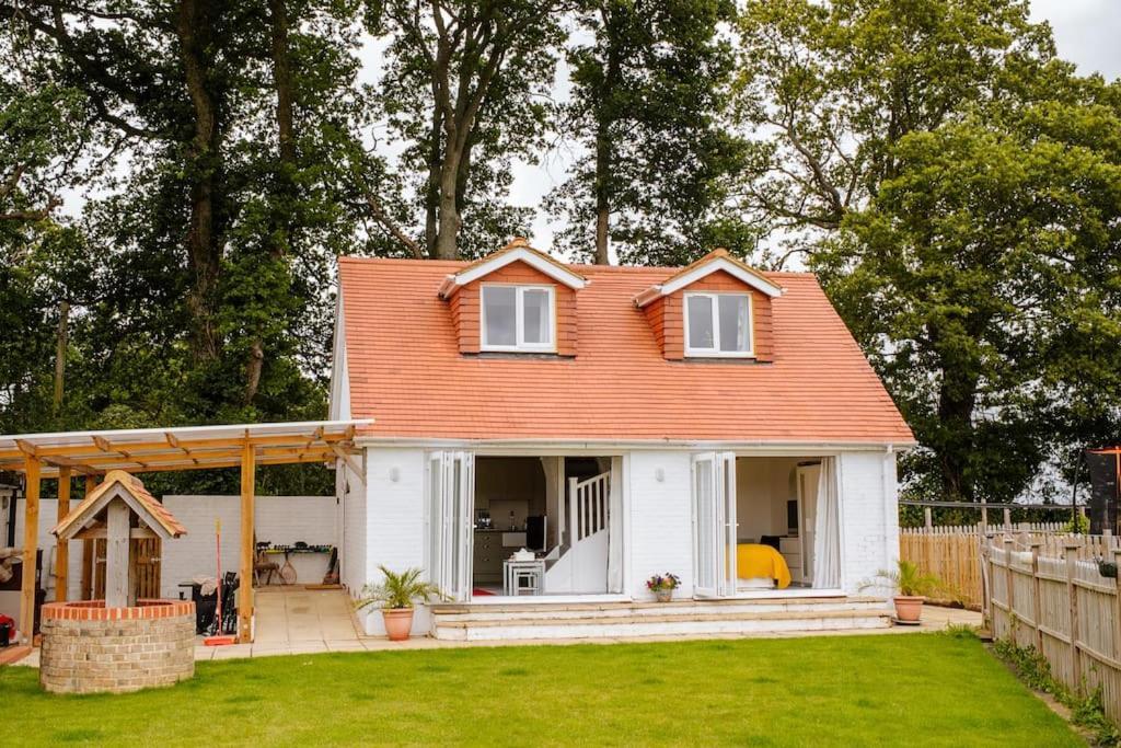Blackberry Annex. Detached Cottage. Rural Location West Chiltington Buitenkant foto